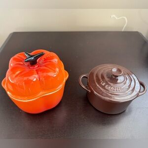Le Creuset Mini Volcanic Bell Pepper and brown crock pot Casserole